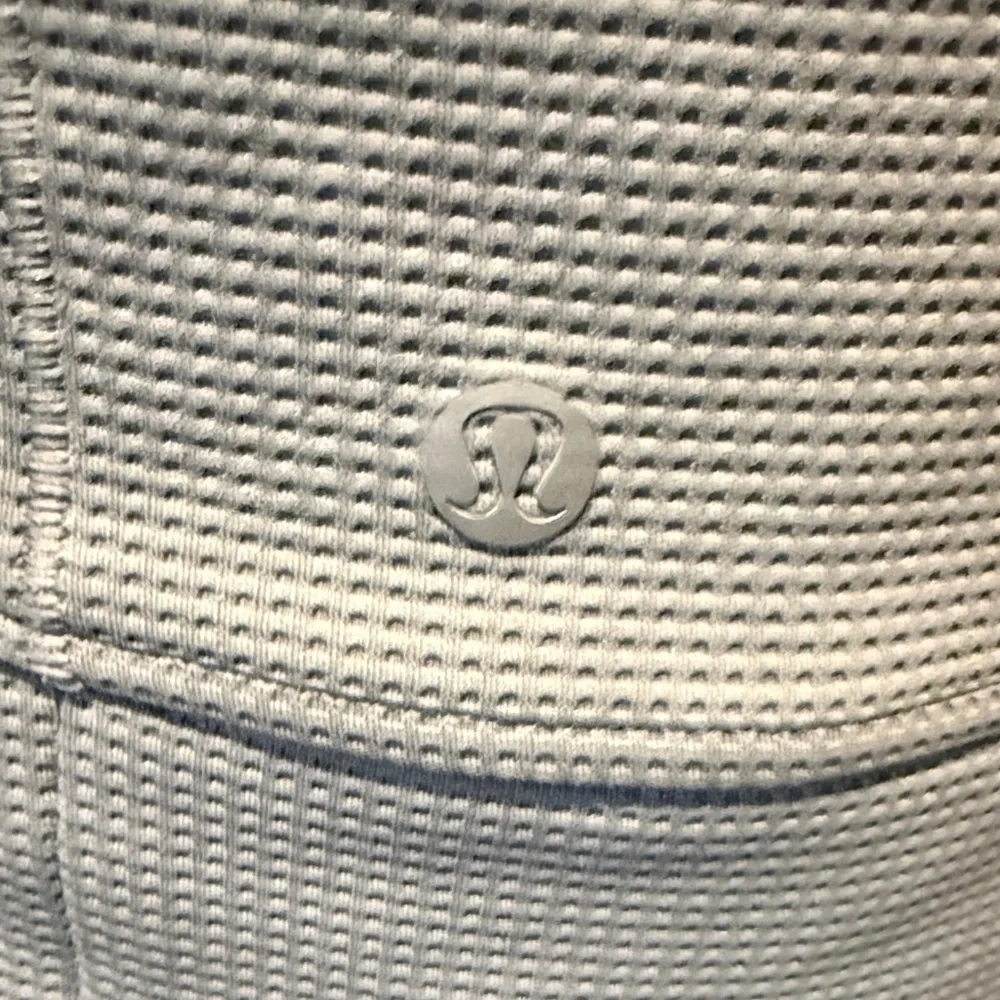Lululemon Athletica Women’s Light Gray Pullover Knit Hoodie